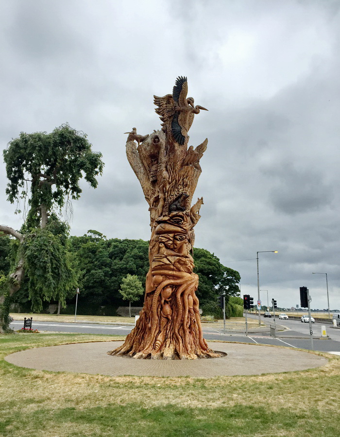 chainsaw carving